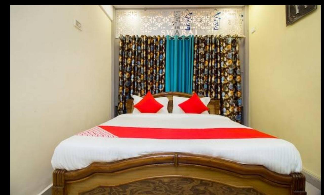 Hotel Swaraj Logde 潘韦尔 外观 照片