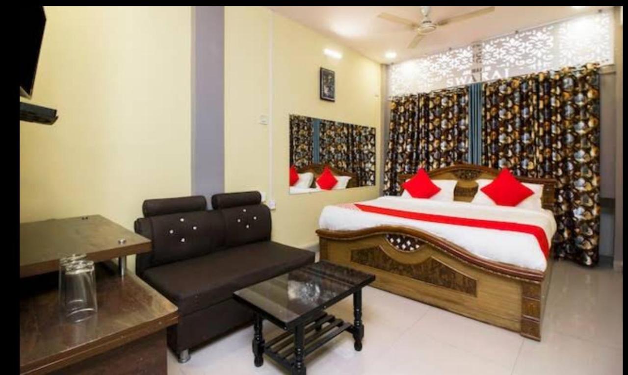 Hotel Swaraj Logde 潘韦尔 外观 照片