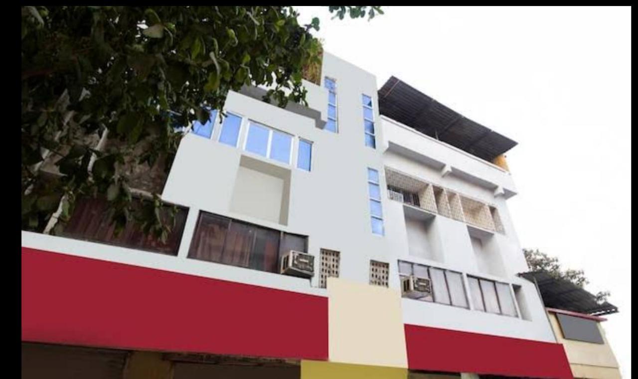 Hotel Swaraj Logde 潘韦尔 外观 照片