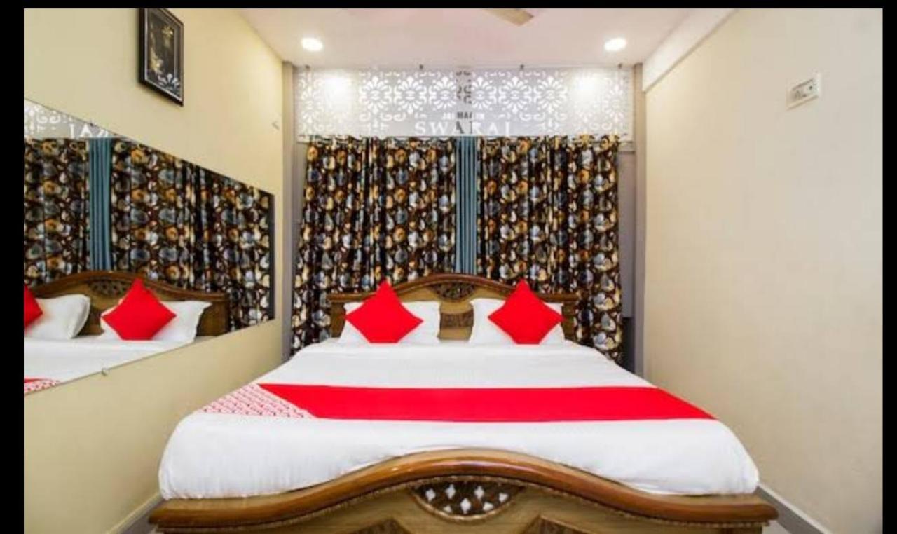 Hotel Swaraj Logde 潘韦尔 外观 照片