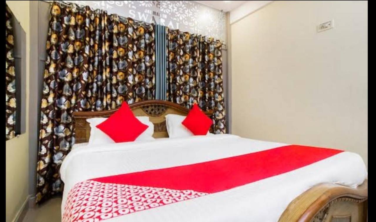 Hotel Swaraj Logde 潘韦尔 外观 照片