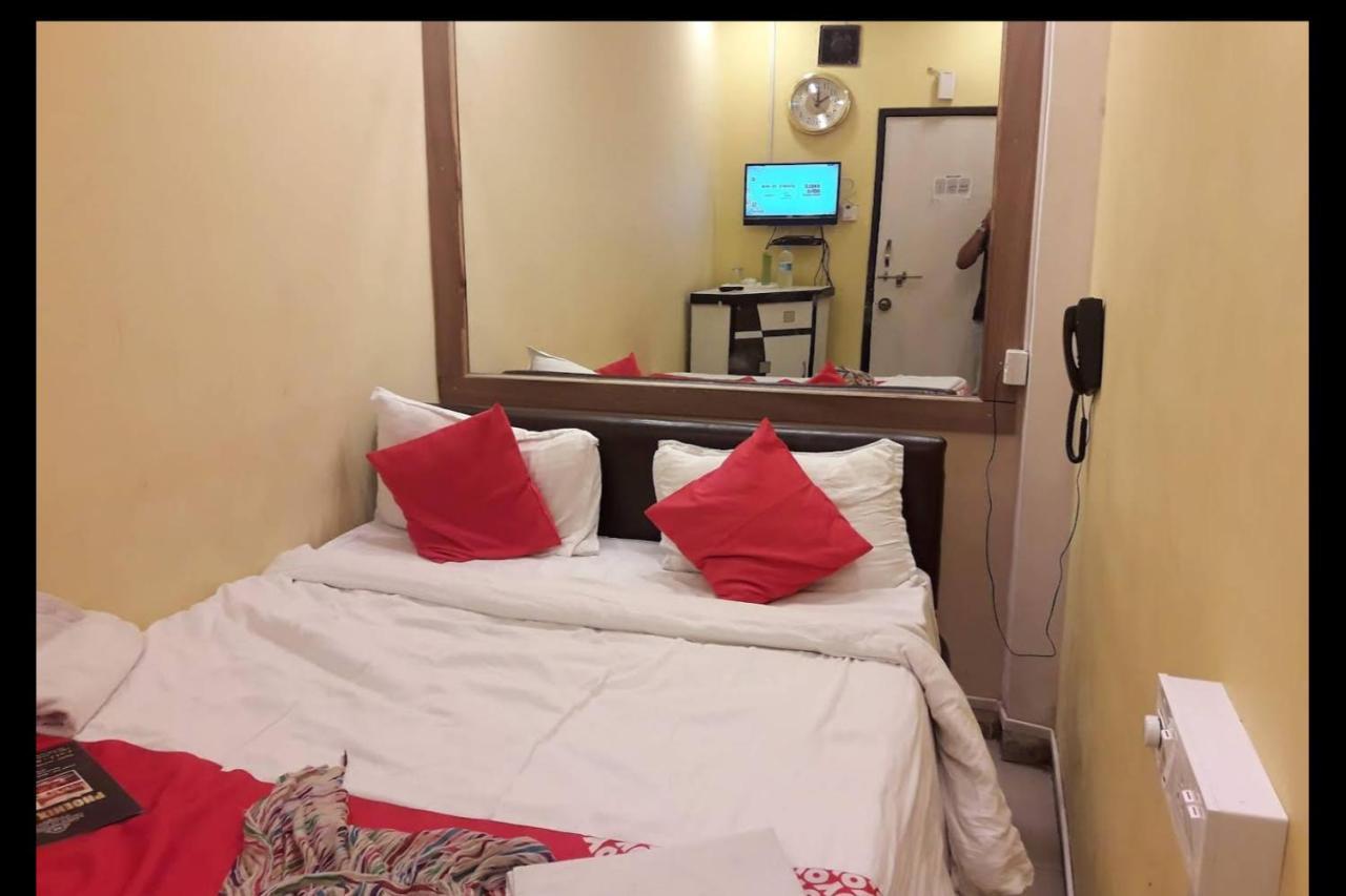 Hotel Swaraj Logde 潘韦尔 外观 照片