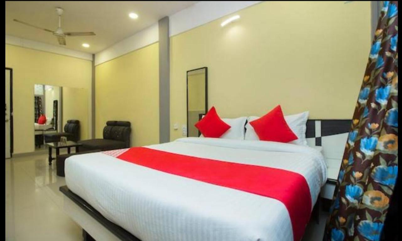 Hotel Swaraj Logde 潘韦尔 外观 照片